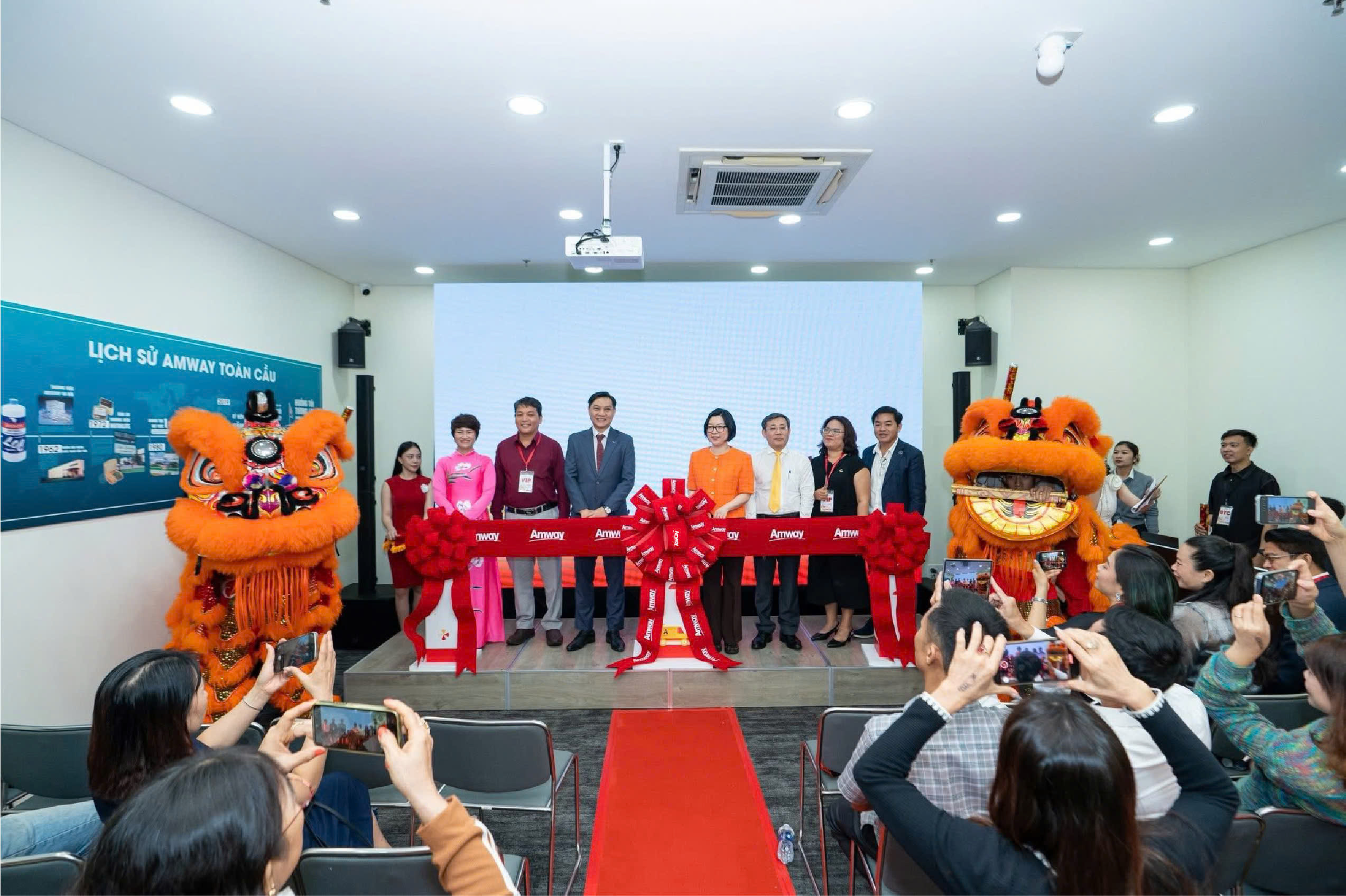 BMCRAFT đồng hành cùng Amway tại lễ khai trương Trung tâm HTKD Đà Nẵng với bộ nơ băng vải khánh thành cao cấp